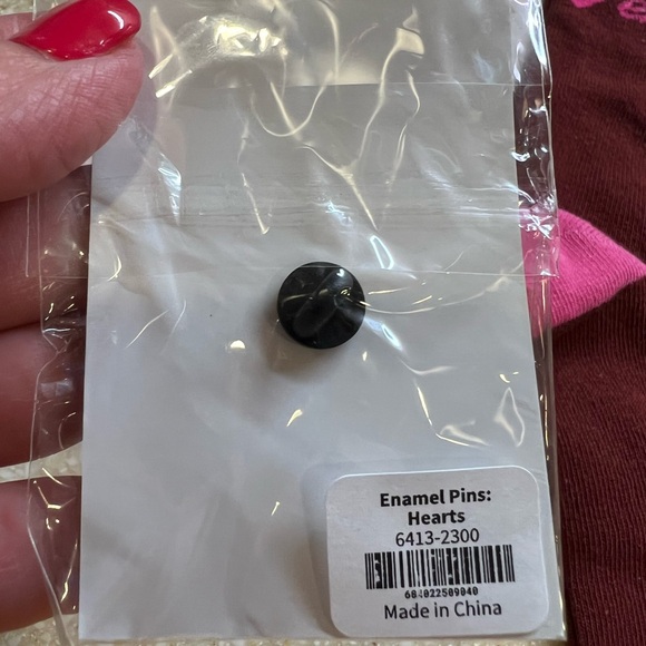 NEW Fave Cup Shit Show Mug Gift Set with Socks and Heart Pin Clear Pink Cup NEW - Picture 8 of 11